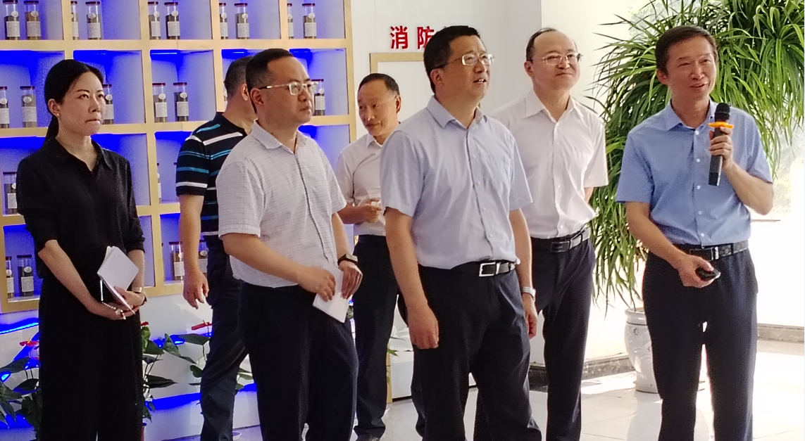 四川證監(jiān)局黨委書(shū)記、局長(zhǎng)唐理斌一行來(lái)公司調(diào)研